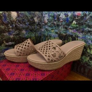 Tory Burch Thatched Perf 80 mm Wedge